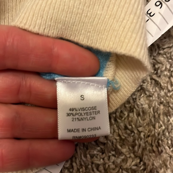 Kendall and Kylie blue and white crop top Size Small - Picture 6 of 7